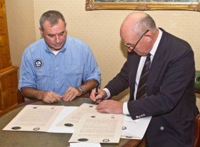 Signing_sim_gaia_2013